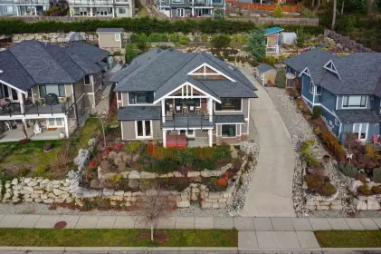 6014 Cowrie Street, Sechelt, BC, Sechelt — Single Family Residence for sale