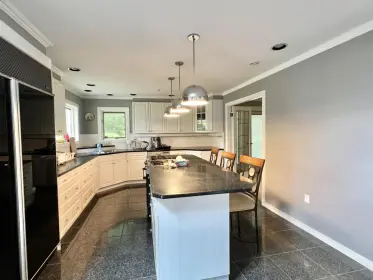8575 Captains Cove, Vancouver, BC, Vancouver — Single Family Residence for sale
