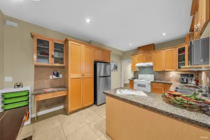 4551 Ellerton Court, Burnaby, BC, Burnaby — Half Duplex for sale