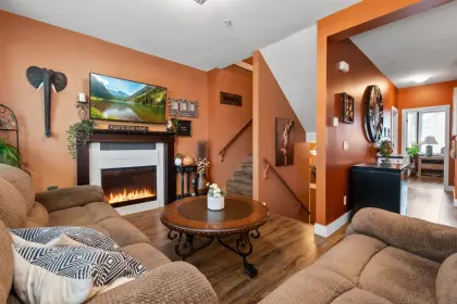8 9280 Broadway Street, Chilliwack, BC, Chilliwack — Townhouse for sale