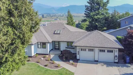 2226 Mountain Drive, Abbotsford, BC, Abbotsford — Single Family Residence for sale