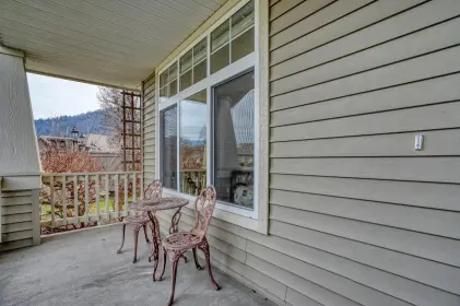 5988 Hunter Creek Crescent, Chilliwack, BC, Chilliwack — Single Family Residence for sale