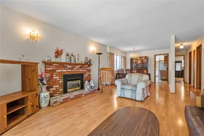 1952 E 35th Avenue, Vancouver, BC, Vancouver — Single Family Residence for sale