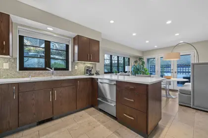 4780 Headland Court, West Vancouver, BC, West vancouver — Single Family Residence for sale