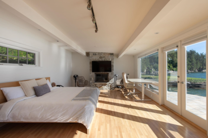 Entry Foyer Photo of 5240 Marine Drive, West Vancouver, BC