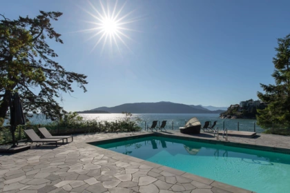 5240 Marine Drive, West Vancouver, BC