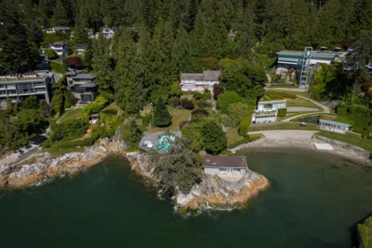 Front Yard Photo of 5240 Marine Drive, West Vancouver, BC