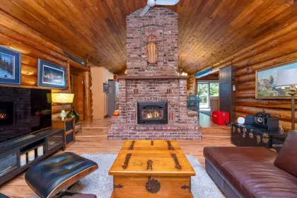 8079 Wildwood Road, Halfmoon Bay, BC, Halfmoon bay — Single Family Residence for sale