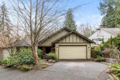 1075 Wellington Drive, North Vancouver, BC, North vancouver — Single Family Residence for sale