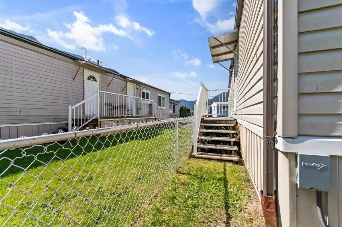 Backyard Photo of 18 62780 Flood Hope Road, Hope, BC