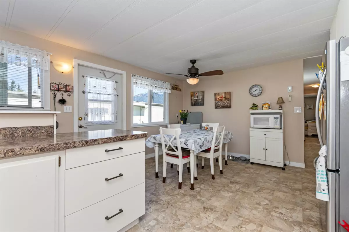 Bedroom 3 Photo of 18 62780 Flood Hope Road, Hope, BC