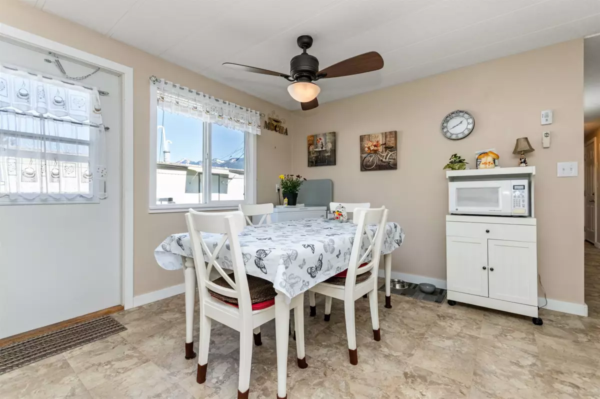 Bedroom 4 Photo of 18 62780 Flood Hope Road, Hope, BC