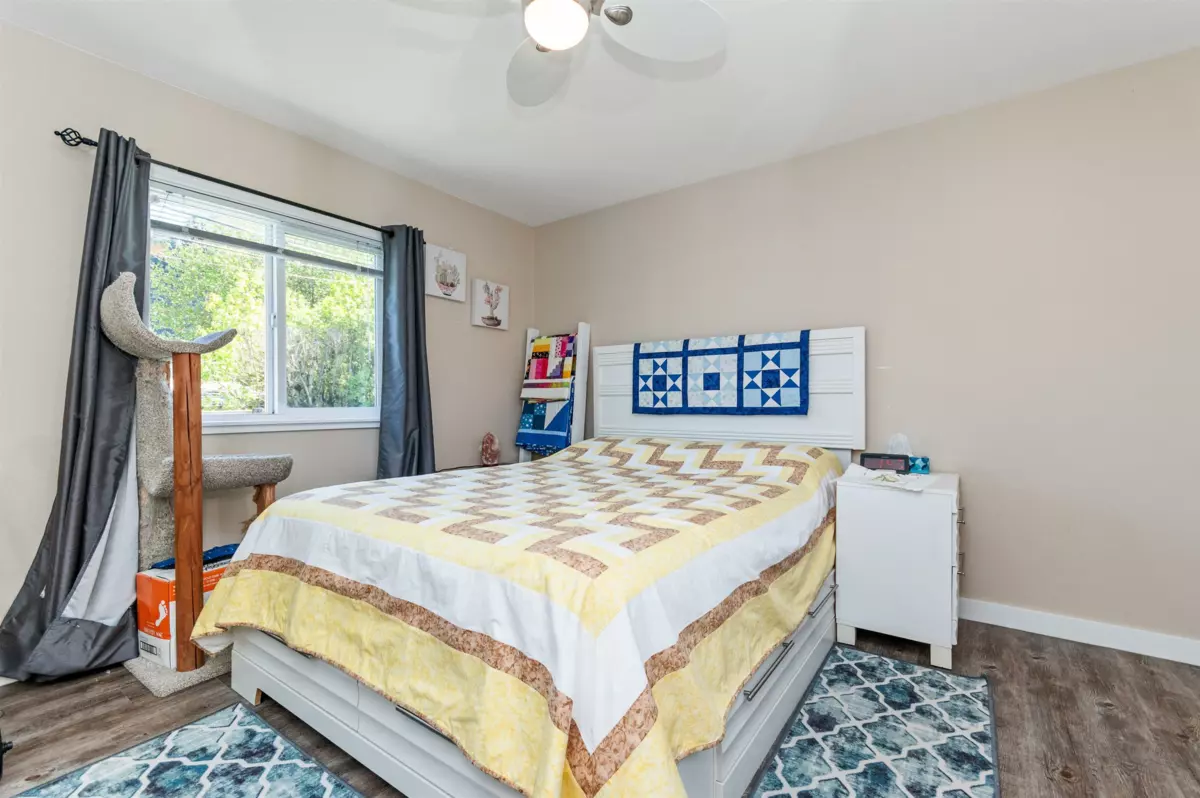 Hallway Photo of 18 62780 Flood Hope Road, Hope, BC