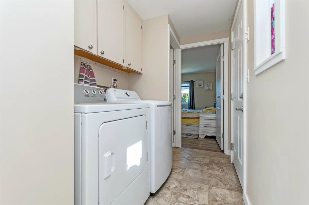 Laundry Room Photo of 18 62780 Flood Hope Road, Hope, BC