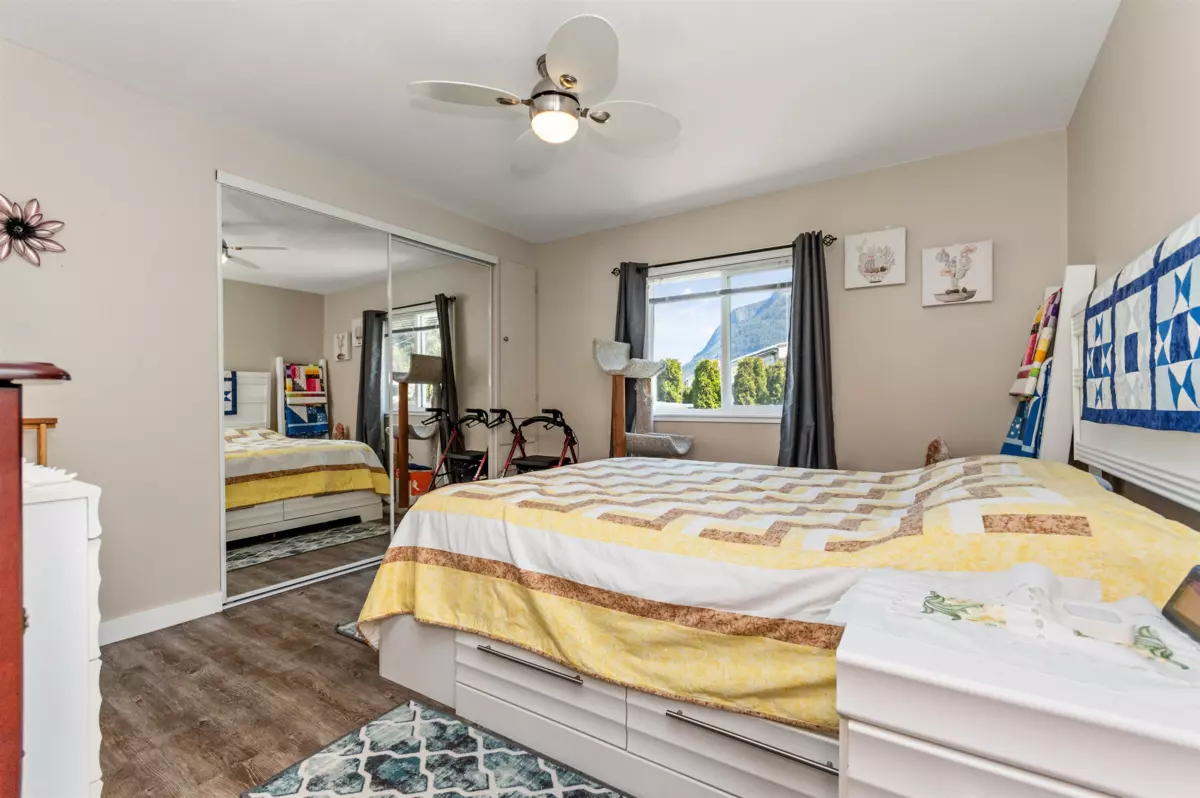Mudroom Photo of 18 62780 Flood Hope Road, Hope, BC