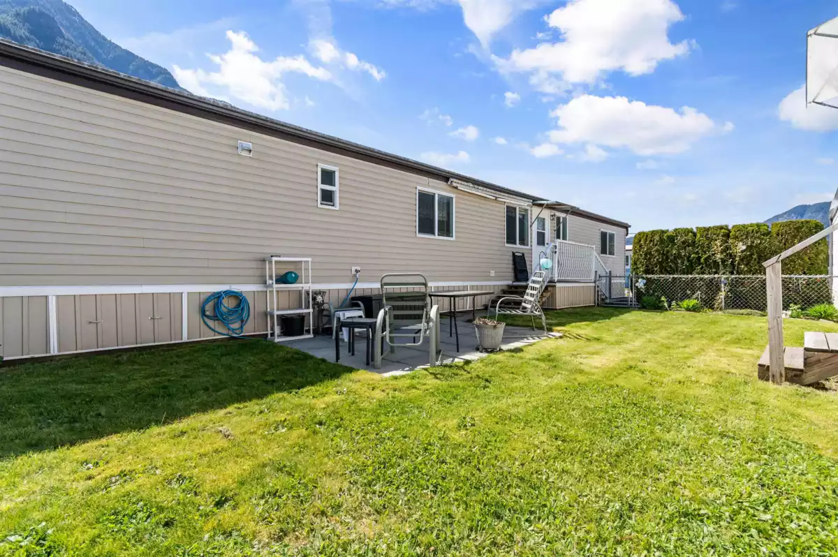 Outdoor Patio Photo of 18 62780 Flood Hope Road, Hope, BC