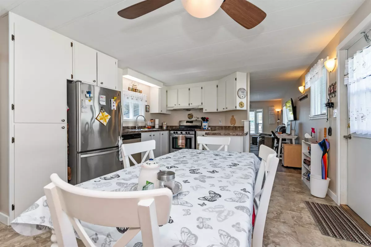 Powder Room Photo of 18 62780 Flood Hope Road, Hope, BC