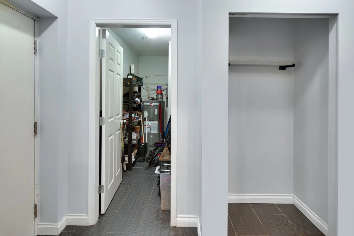 Guest Bathroom Photo of 8 123 Seventh Street, New Westminster, BC