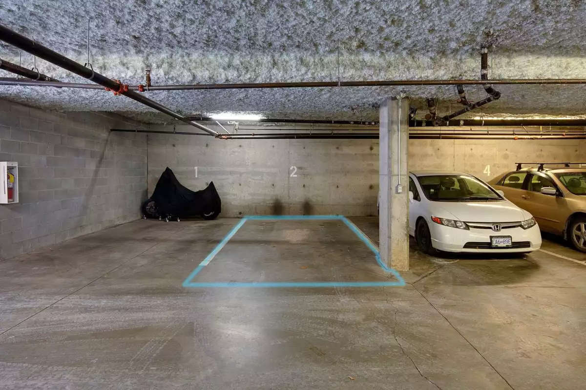 Mudroom Photo of 8 123 Seventh Street, New Westminster, BC