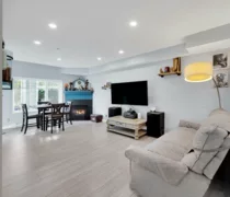 8 123 Seventh Street, New Westminster, BC