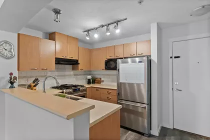 304 2958 Silver Springs Boulevard, Coquitlam, BC, Coquitlam — Apartment/Condo for sale