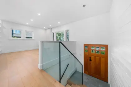 532 E 18th Street, North Vancouver, BC, North vancouver — Single Family Residence for sale