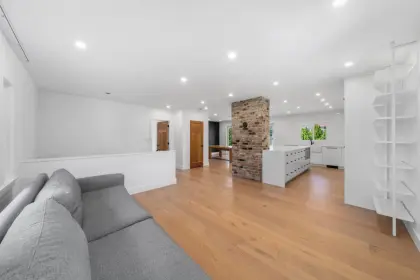 532 E 18th Street, North Vancouver, BC, North vancouver — Single Family Residence for sale