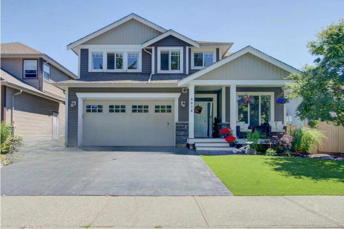 Exterior Front Photo of 6614 Southdowne Place, Chilliwack, BC