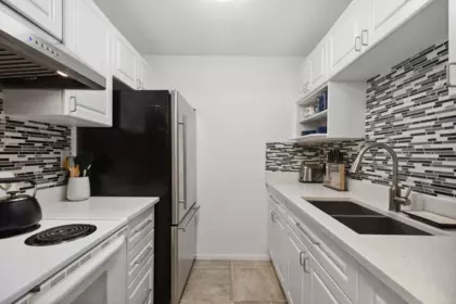 102 830 E 7th Avenue, Vancouver, BC, Vancouver — Apartment/Condo for sale