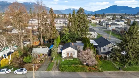 46289 Third Avenue, Chilliwack, BC, Chilliwack — Single Family Residence for sale