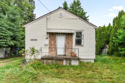 46289 Third Avenue, Chilliwack, BC, Chilliwack — Single Family Residence for sale