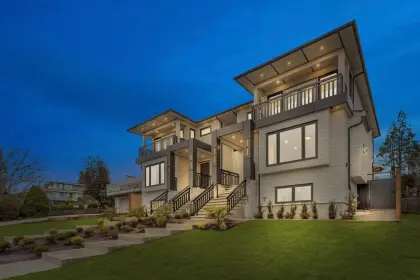 5715 Forglen Drive, Burnaby, BC, Burnaby — Half Duplex for sale