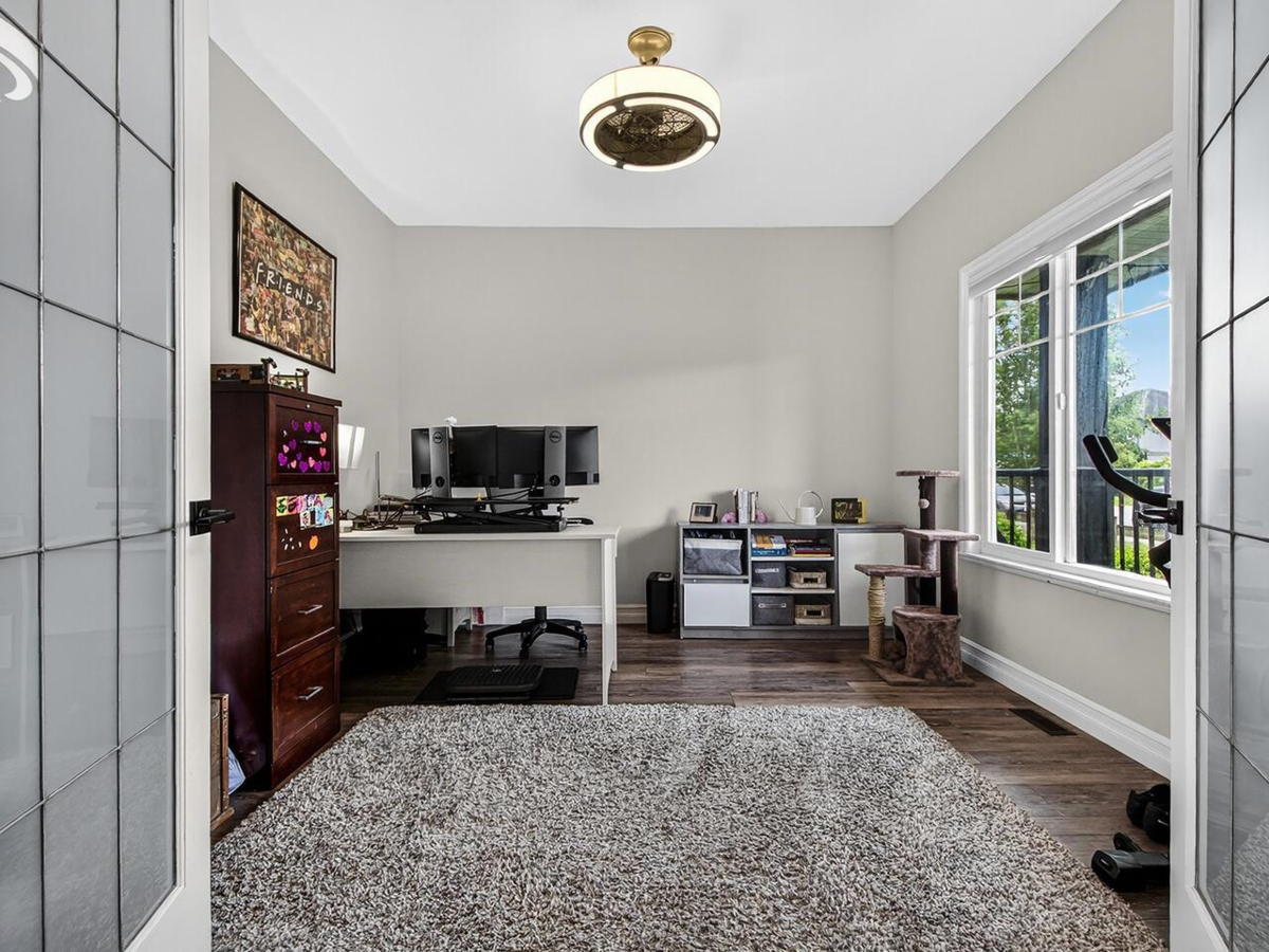 Dining Area Photo of 32957 Phelps Avenue, Mission, BC