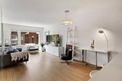 412 1679 Lloyd Avenue, North Vancouver, BC, North Vancouver — Apartment/Condo for sale