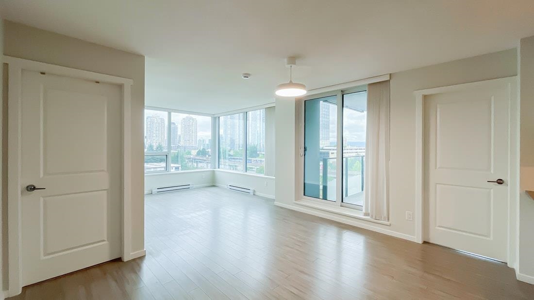 Dining Area Photo of 907 6658 Dow Avenue, Burnaby, BC
