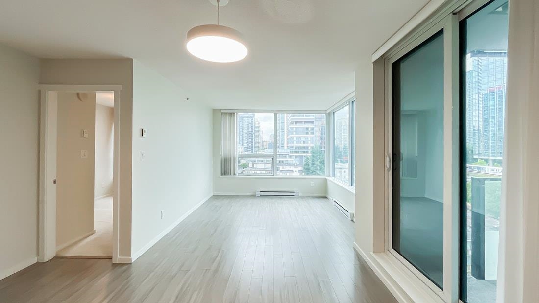 Kitchen Island Photo of 907 6658 Dow Avenue, Burnaby, BC