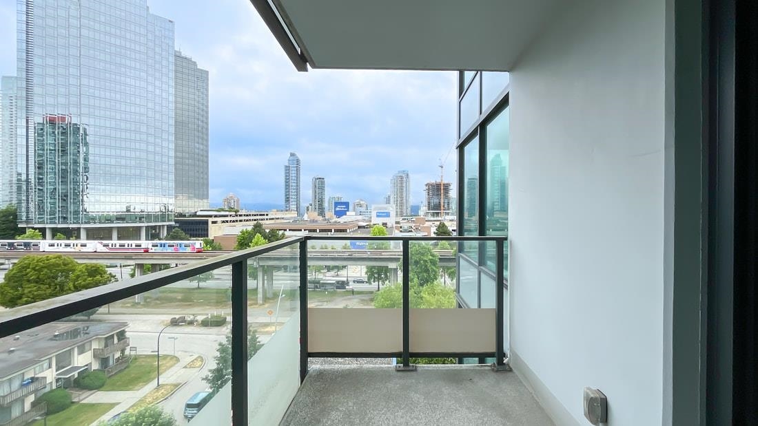 Laundry Room Photo of 907 6658 Dow Avenue, Burnaby, BC