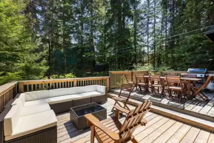 9380 Emerald Drive, Whistler, BC, Whistler — Single Family Residence for sale