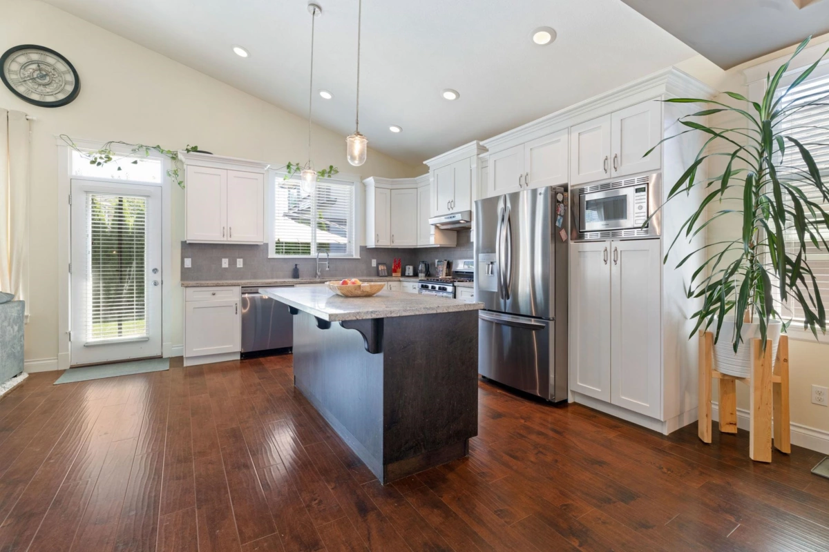 Kitchen Island Photo of 13346 236 Street, Maple Ridge, BC