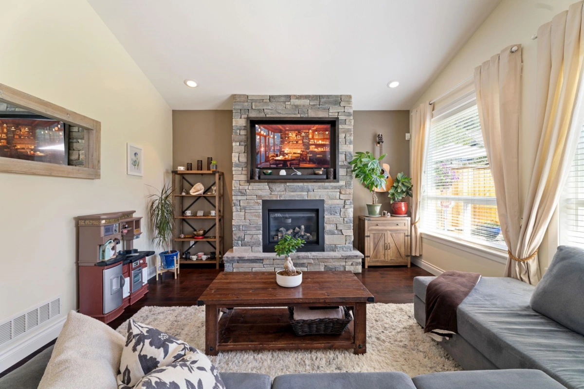 Primary Bedroom Photo of 13346 236 Street, Maple Ridge, BC