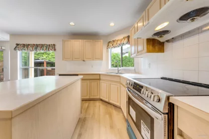 Kitchen Island Photo of 16042 108a Avenue, Surrey, BC