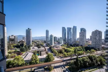 1903 4350 Beresford Street, Burnaby, BC, Burnaby — Apartment/Condo for sale