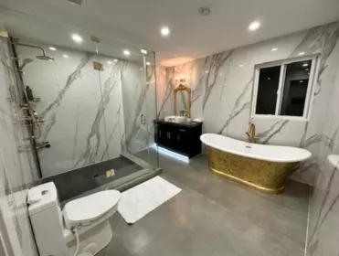 Primary Bathroom Photo of 1102 Largo Road, Roberts Creek, BC