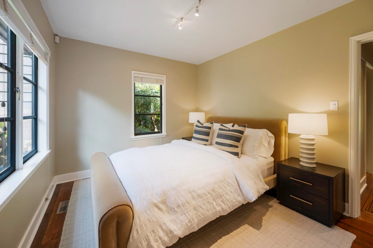 Hallway Photo of 2533 Wallace Crescent, Vancouver, BC