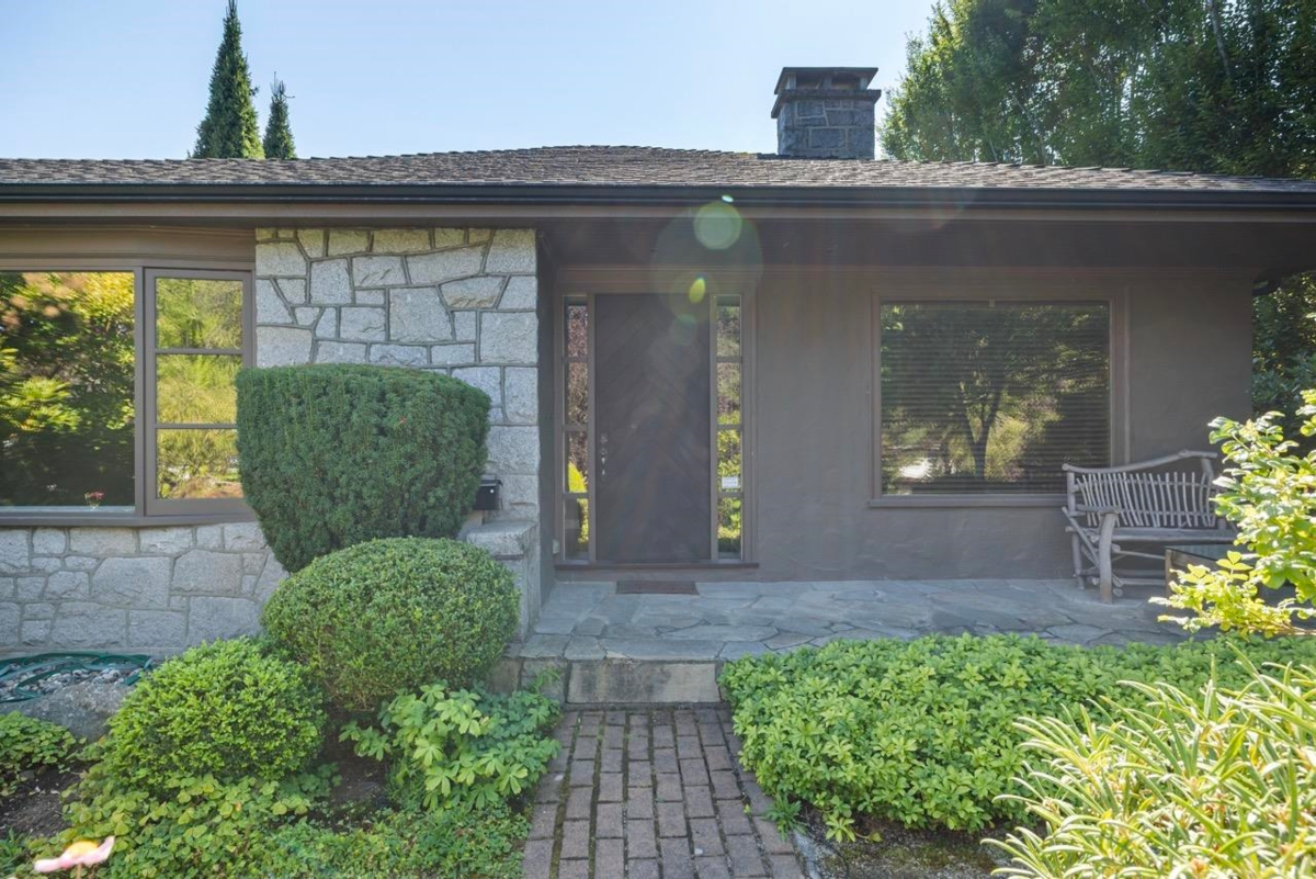 Swimming Pool Photo of 2533 Wallace Crescent, Vancouver, BC