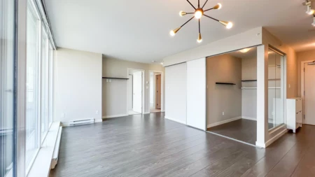 1905 13303 Central Avenue, Surrey, BC, Surrey — Apartment/Condo for sale