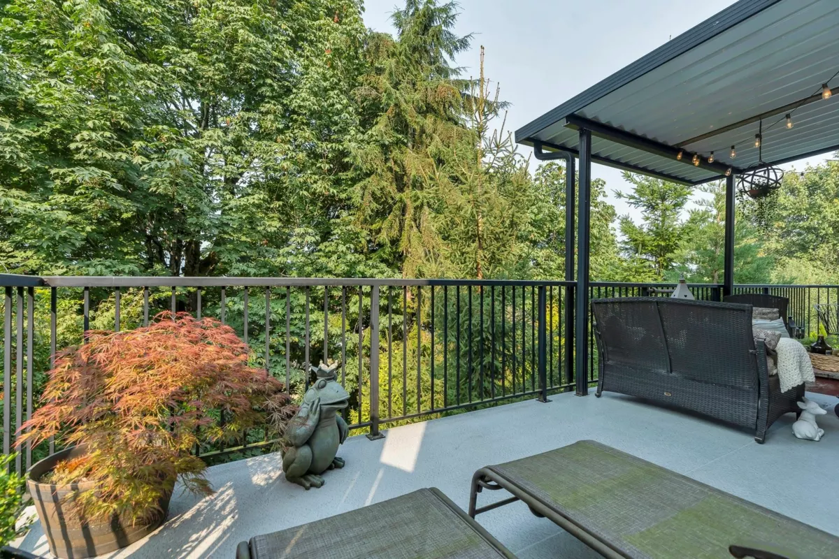 Laundry Room Photo of 17 33925 Araki Court, Mission, BC