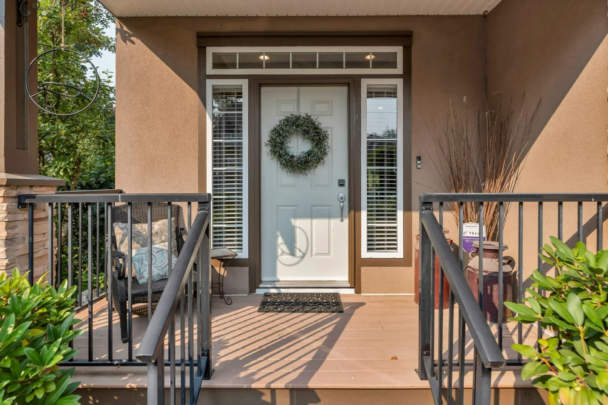 Living Room Photo of 17 33925 Araki Court, Mission, BC
