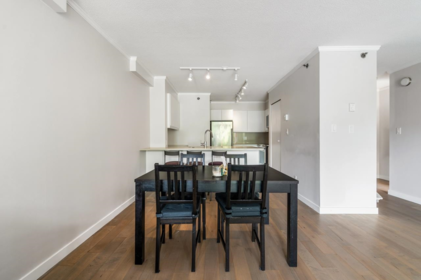 Kitchen Island Photo of 312 503 W 16th Avenue, Vancouver, BC