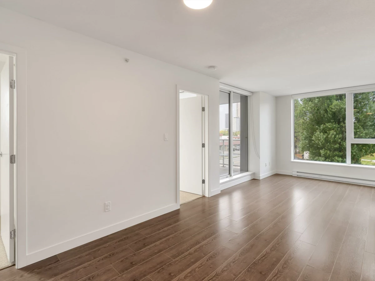 Kitchen Island Photo of 509 13696 100 Avenue, Surrey, BC
